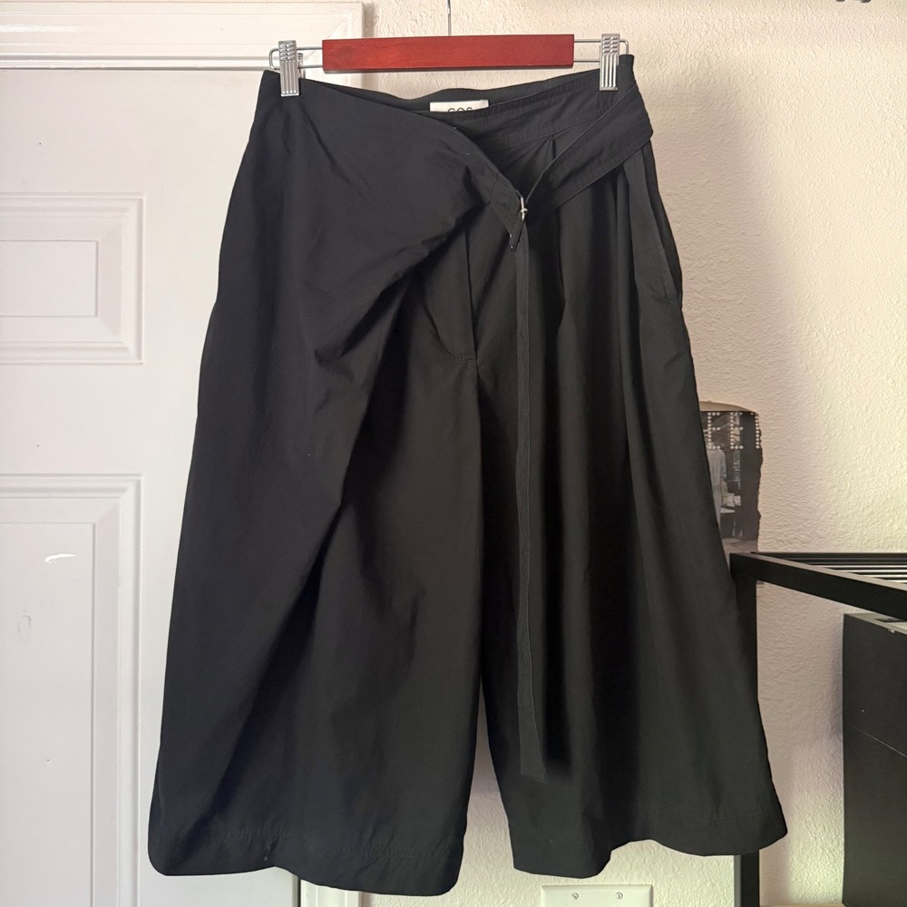 COS black cotton belted flap foldover jorts Bermuda wide leg capri shorts